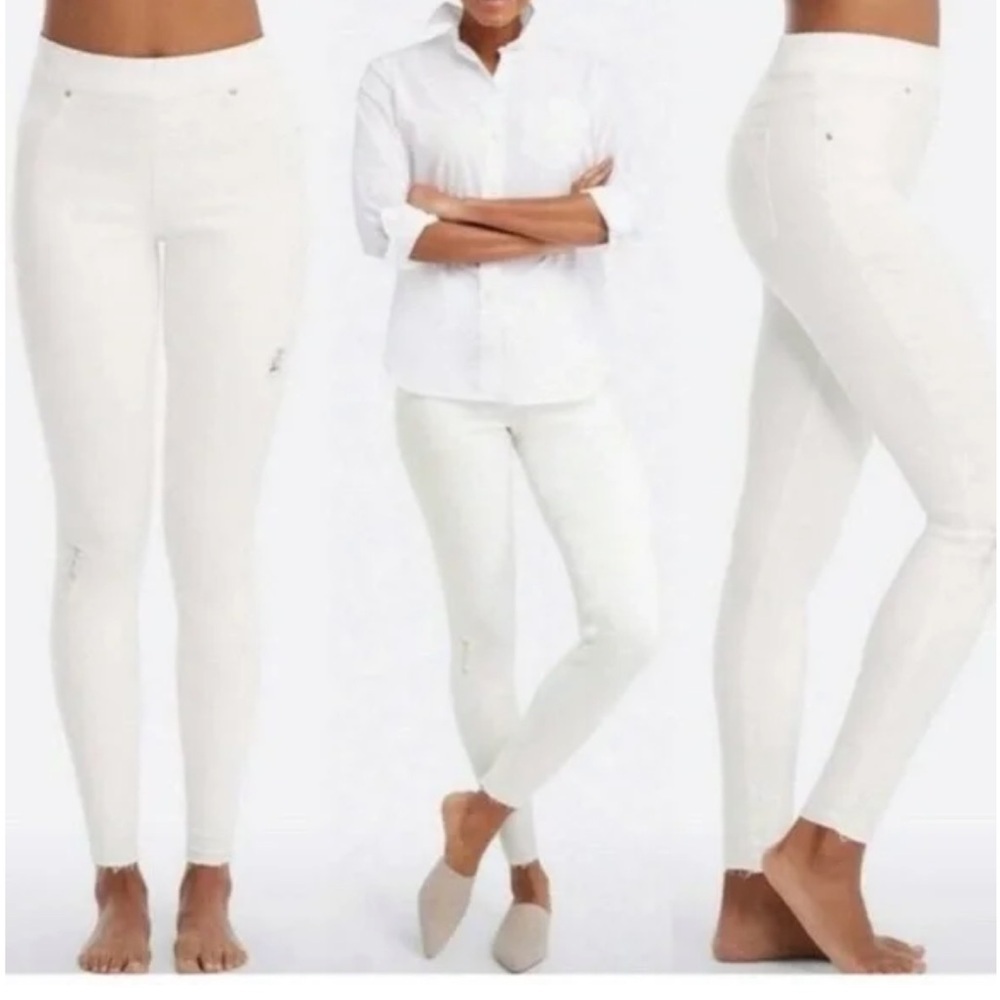 • Spanx • Women’s Distressed White Skinny Jeans
20229R Large / 10-12